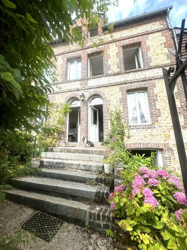 PONT-L'EVEQUE Maison au coeur de Beaumont en Auge, avec jolie vue 2