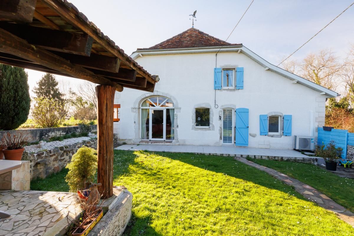 BAIGTS-DE-BEARN Maison béarnaise de 7 pièces restaurée en pleine campagne 2