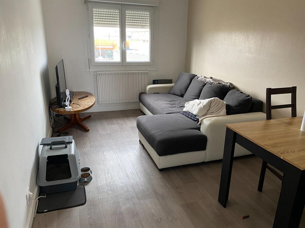 FOURCHAMBAULT Appartement T2 de 43 m²  proche des commodités 1