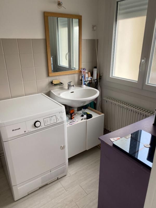 FOURCHAMBAULT Appartement T2 de 43 m²  proche des commodités 3