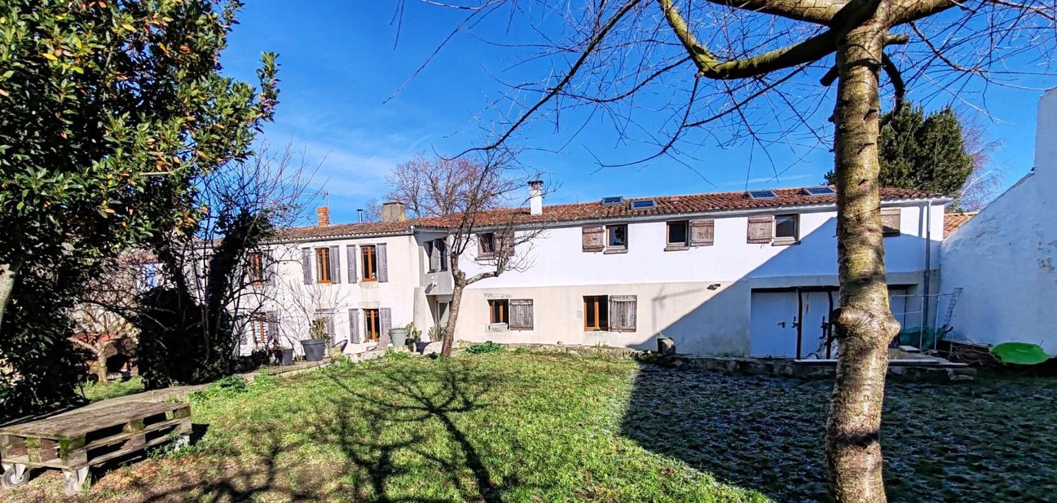 Maison Bourgneuf 7 pièce(s) 180 m2