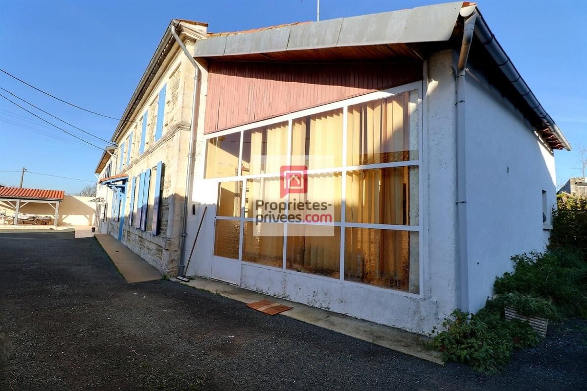 TONNAY-BOUTONNE Bel Ensemble Immobilier à proximité de Surgères, Tonnay-Boutonne et Saint Jean d'Angély 2