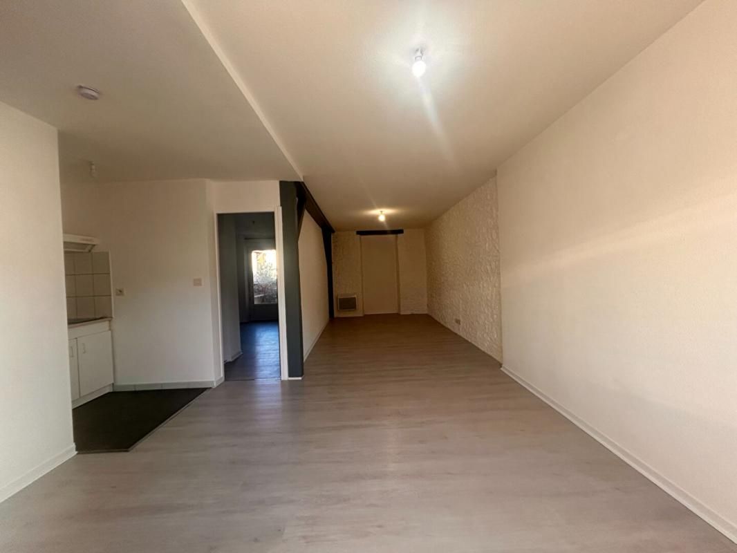 PERIGUEUX A vendre, appartement type 2 en centre-ville de Périgueux (24000) 1