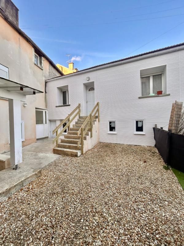 A vendre, quartier SAINT-GEORGES (24000 Périgueux) beau T3 rénové avec terrasse