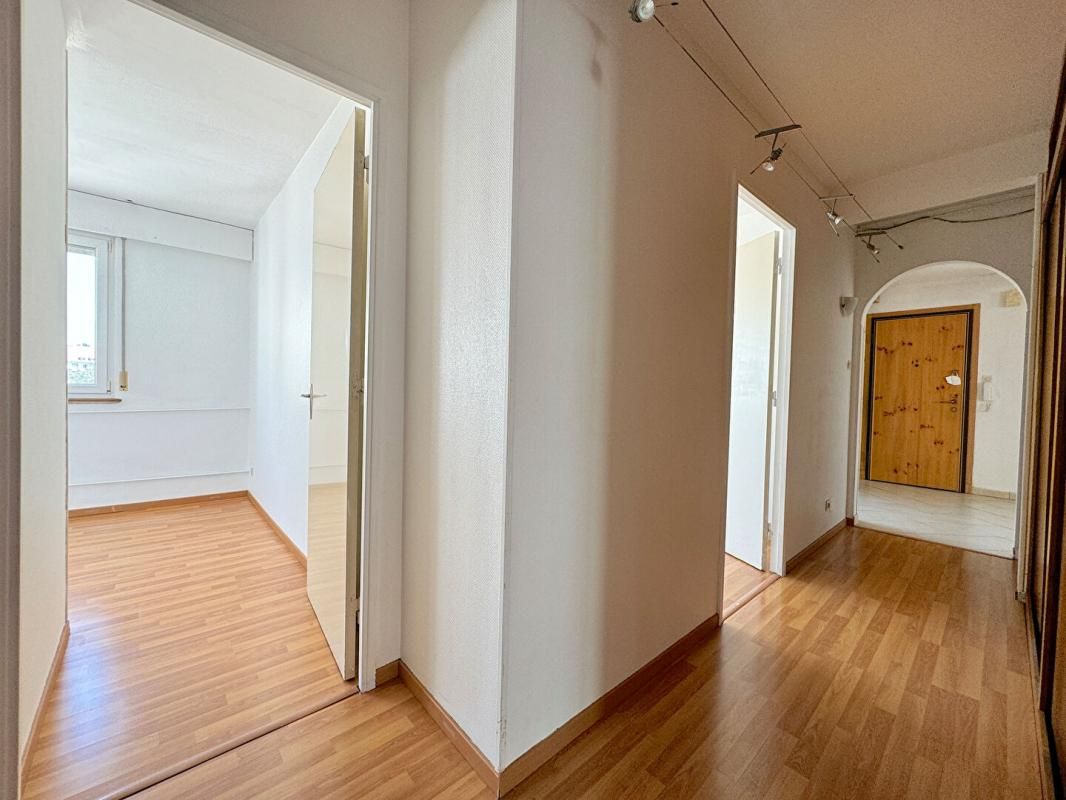 STRASBOURG Neudorf, bel appartement lumineux 4/5 pièces de 95 m2 4