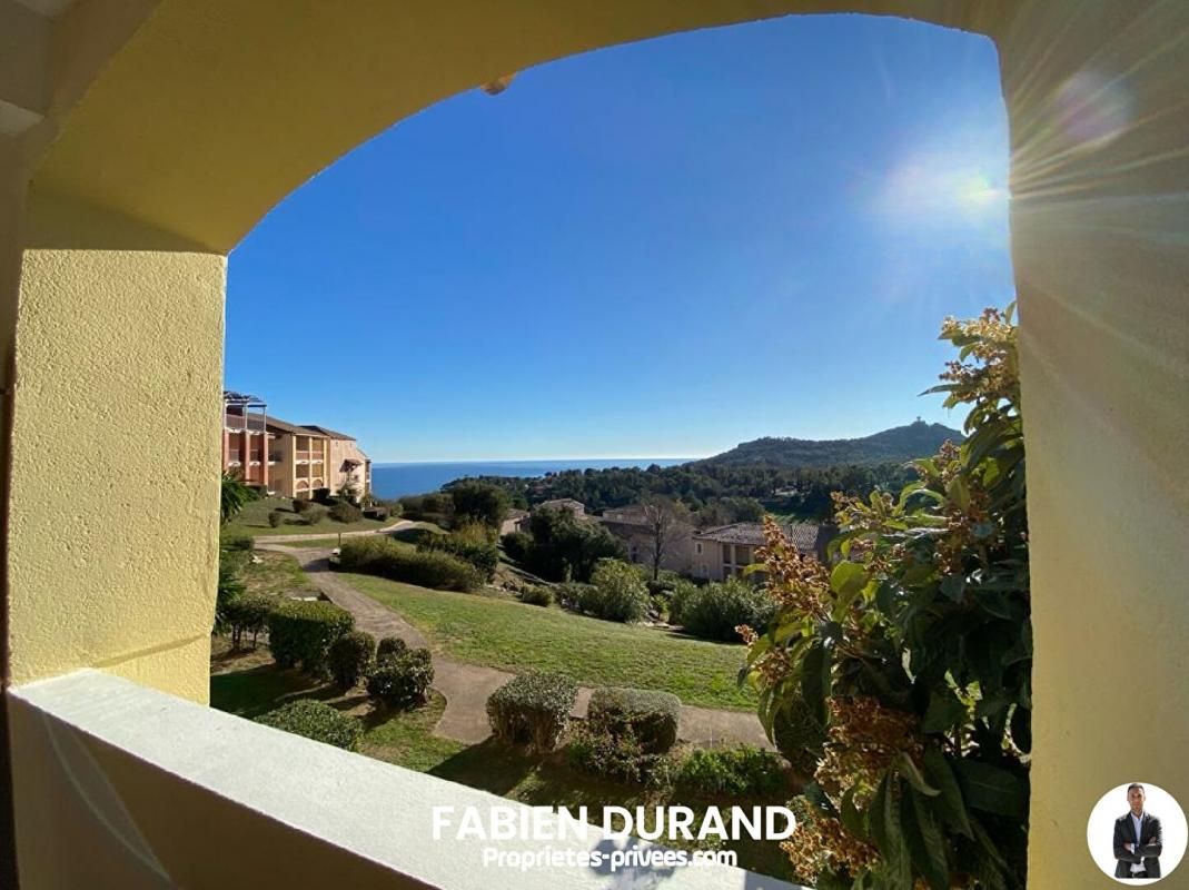 AGAY Appartement de 2 pièces, 47,72 m²  vue mer avec grande terrasse 2