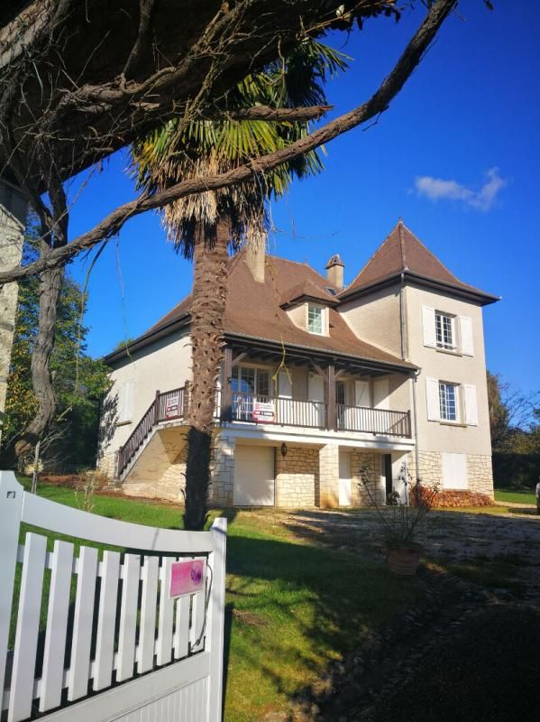 MARTEL Grande maison familiale avec sous sol et beau jardin piscinable 1