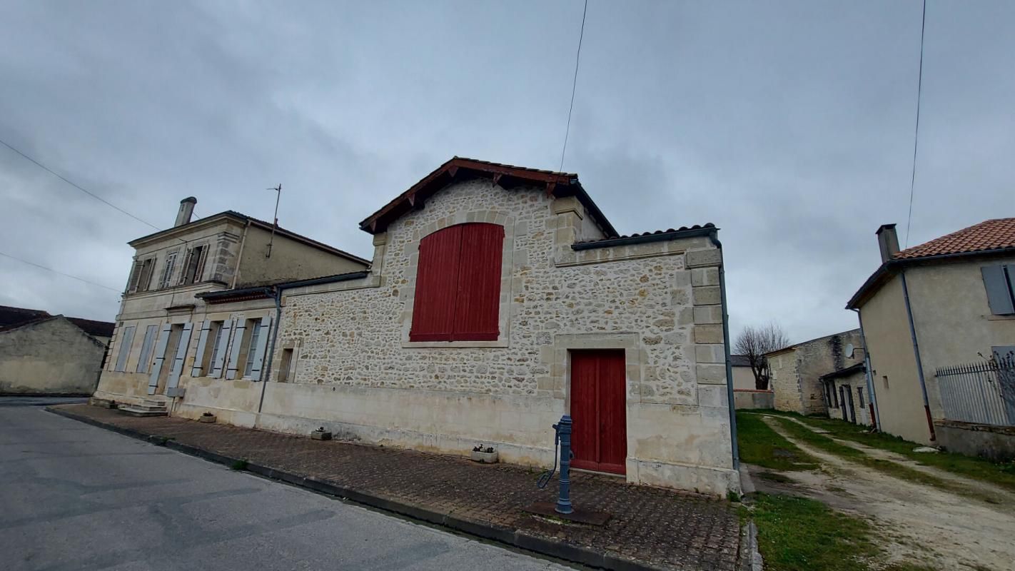 BLAIGNAN Maison de charme à Blaignan 8 pièce(s) 230 m2 joli petit village viticole 2