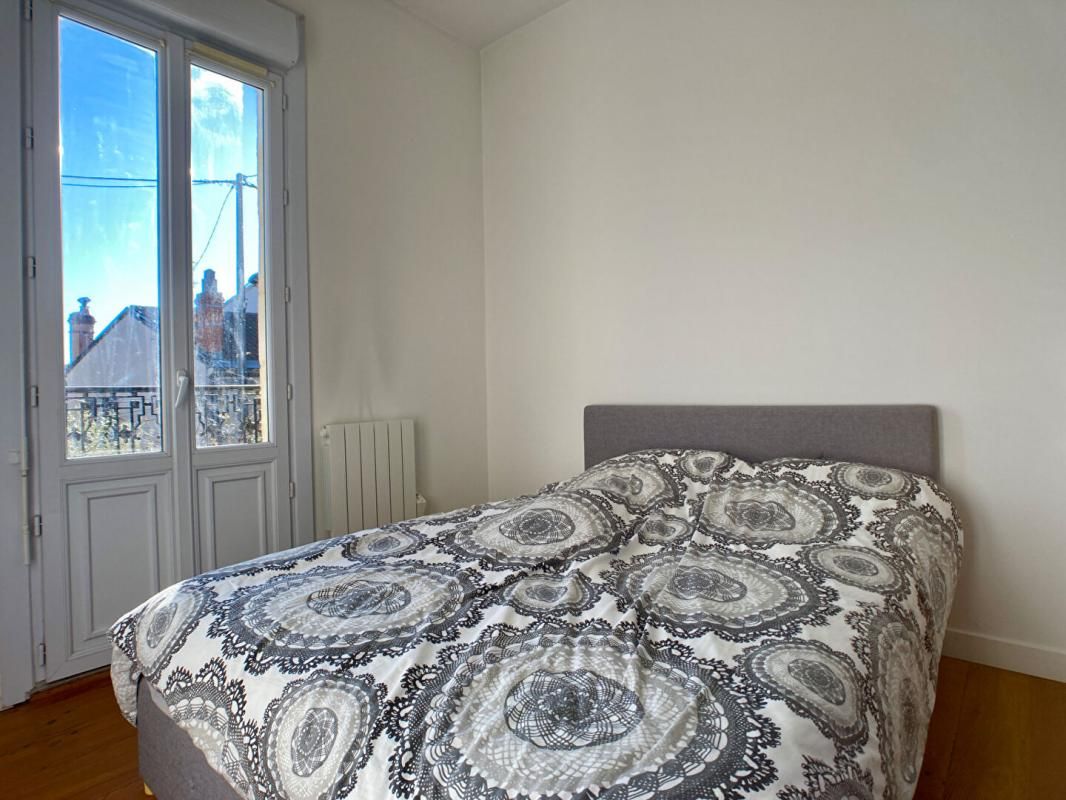 BORDEAUX Vente T2 52m2 BORDEAUX (33100) 4