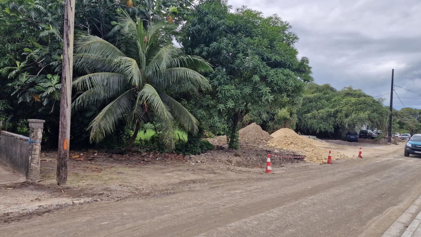 PETIT-CANAL Beau terrain plat dans un secteur très calme au prix de 87000  Petit Canal Guadeloupe 1