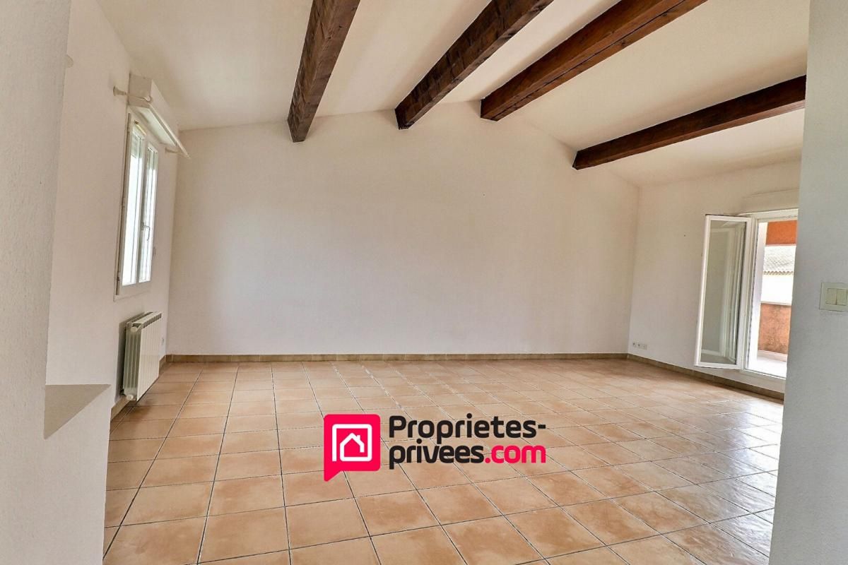 UZES Uzes, Appartement T5 3