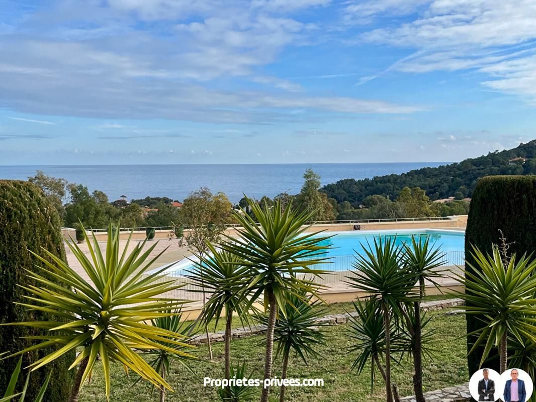 Appartement T2 avec loggia et garage -Vue imprenable sur le Cap Roux