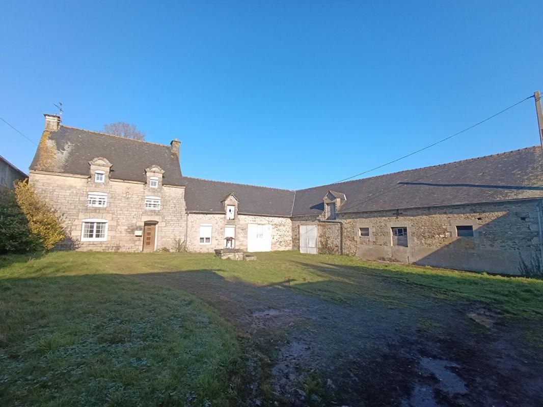 Ancien corps de ferme Noyal Pontivy 420 m2