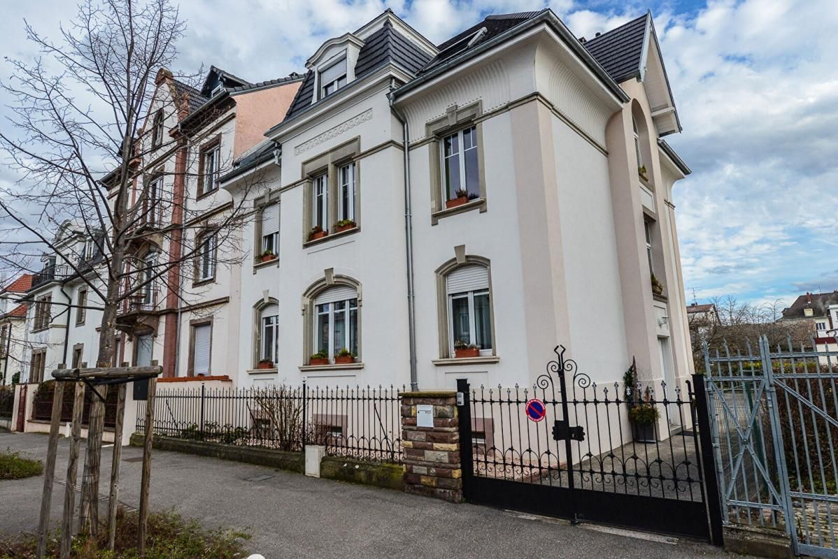 COLMAR Maison Colmar 10 pièce(s) 250.75 m2 1