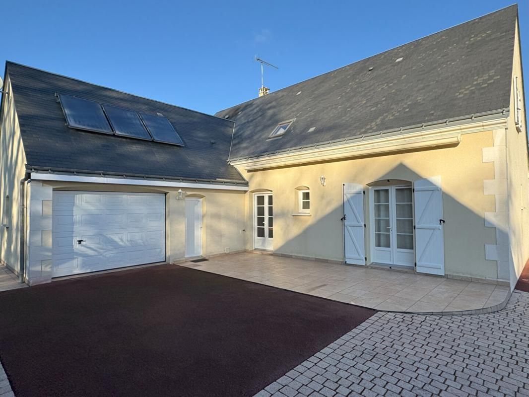 EXCLUSIVITE A VENDRE 37260 ARTANNES SUR INDRE Maison 8 pièces 180 m2 jardin garage