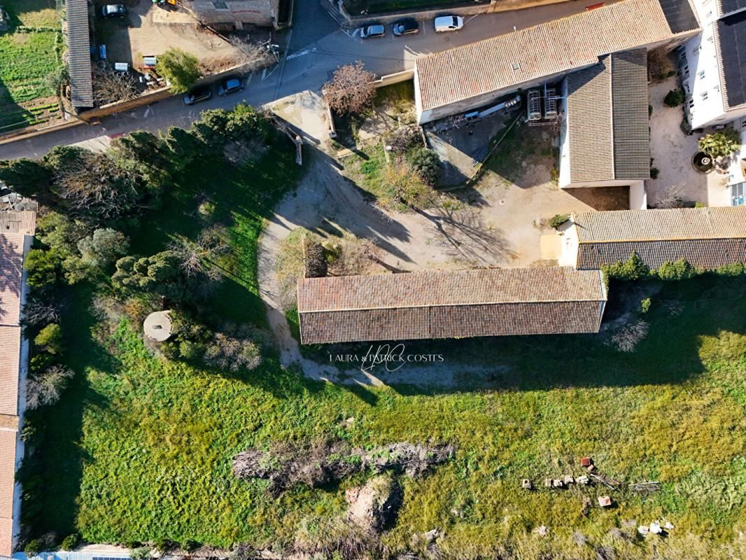 NARBONNE Château à renover au coeur des Corbières 1