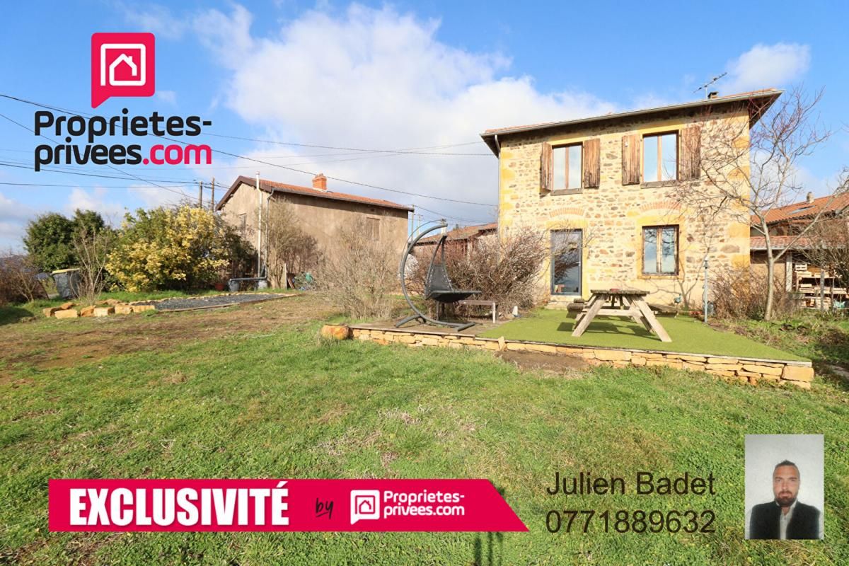 Maison 6 pièces et annexes Saint Vérand  250 m2 environs avec vue sur Monts du Lyonnais