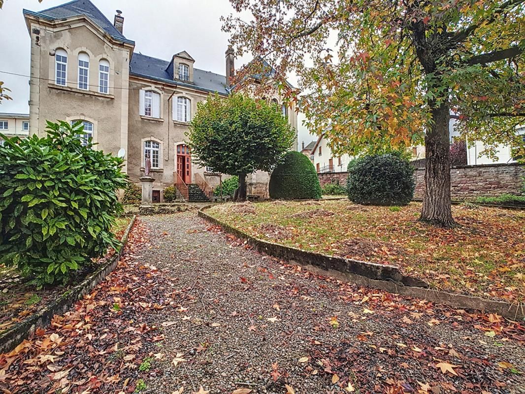 Maison de maître Luxeuil-les-bains 14 pièce(s) 457.15 m2