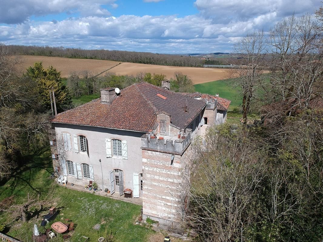 LAUZERTE Château XVIIème au sud de Cahors 3