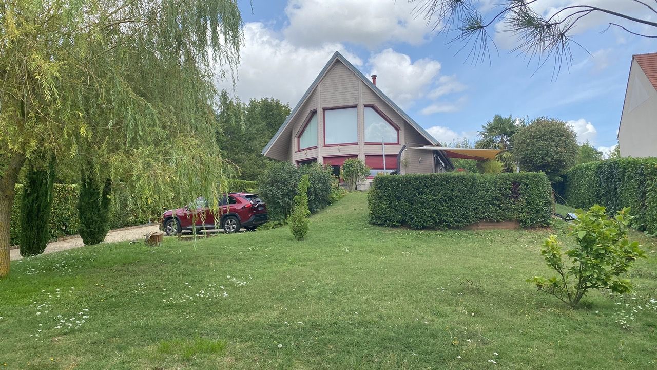 Villa d'Architecte Atypique à Montalet-le-Bois