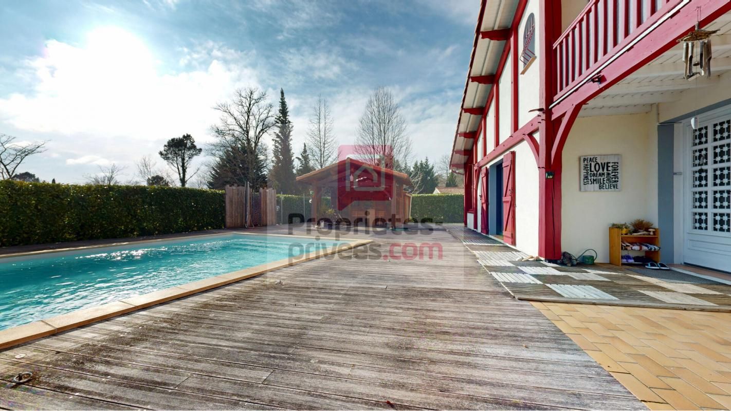 Splendide Landaise de 185m², parc arboré, piscine