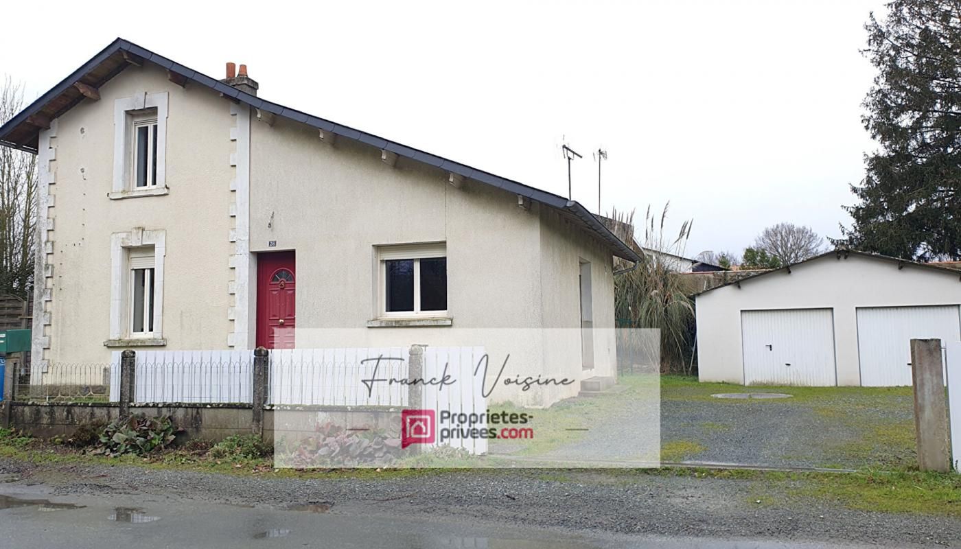 Maison A VENDRE Mouchamps centre bourg avec 3 chambres sur un terrain de 602 m2 86 m2