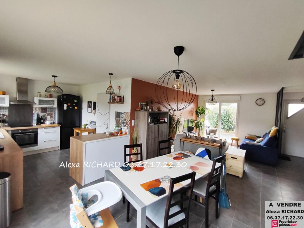 LA BONNEVILLE-SUR-ITON Maison à vendre 6 pièces 138 m2 récente 1