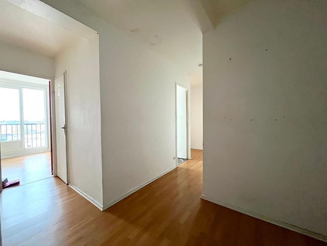 Appartement à Compiègne : 3 pièce(s) 66 m2