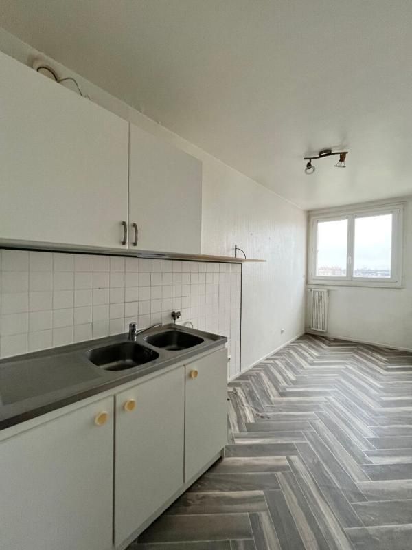 COMPIEGNE Appartement à Compiègne : 3 pièce(s) 66 m2 2