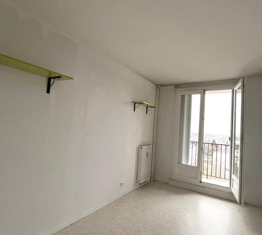 COMPIEGNE Appartement à Compiègne : 3 pièce(s) 66 m2 4