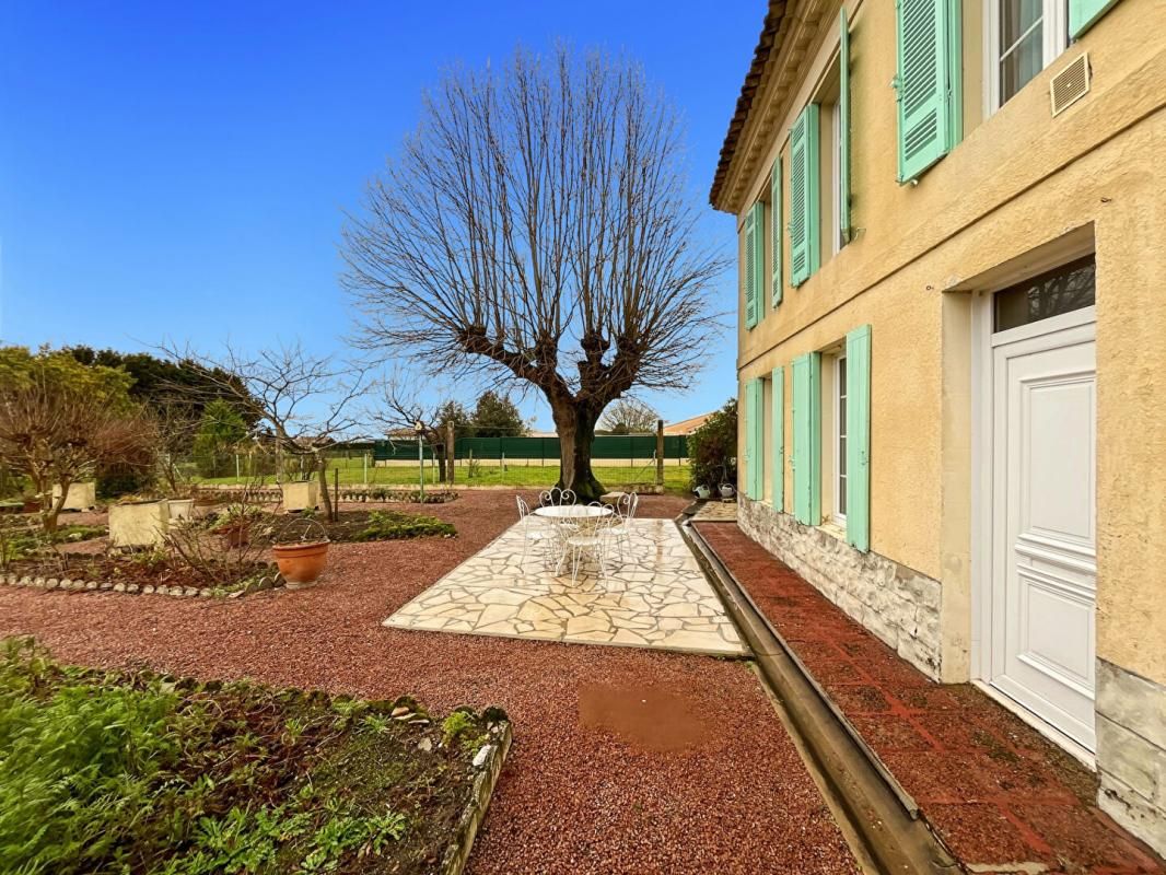 BERSON Charmante maison 155m² + annexe 60m² + atelier 60m² 2