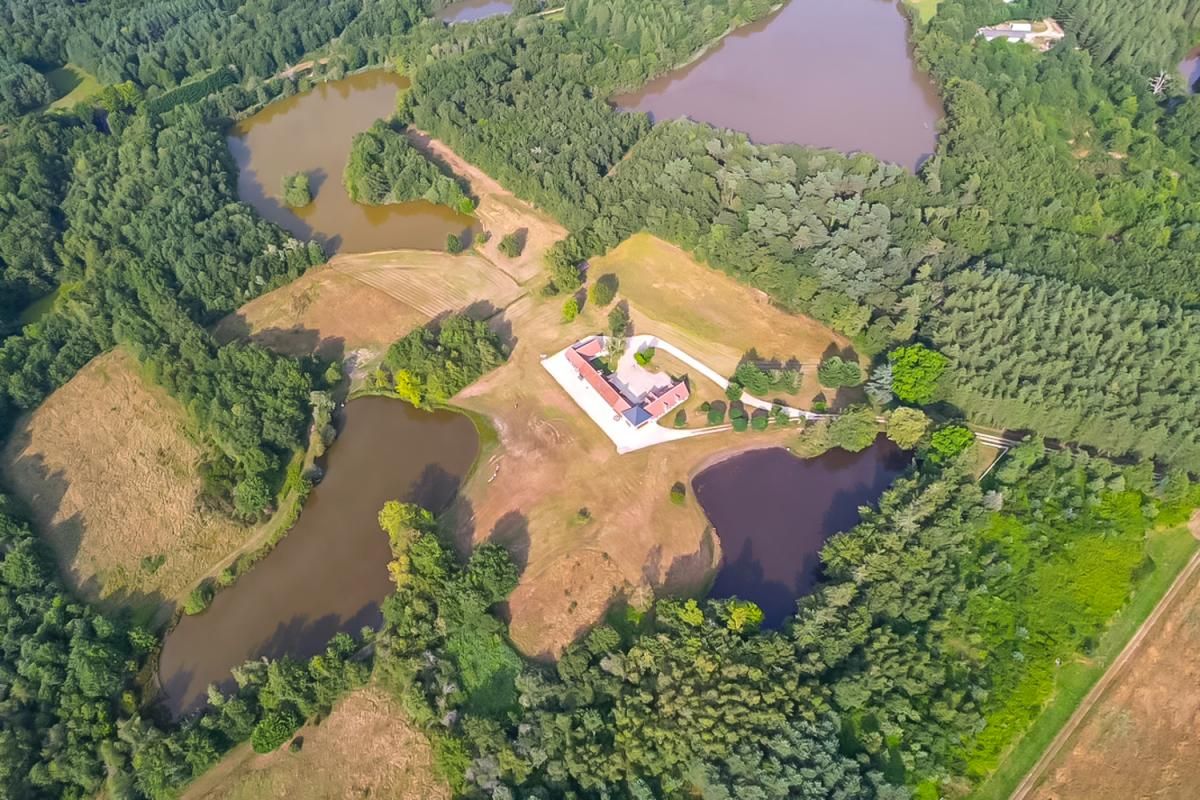 ROMORANTIN-LANTHENAY Propriété  proche de ROMORANTIN 12 pièce(s) 340 m2 2