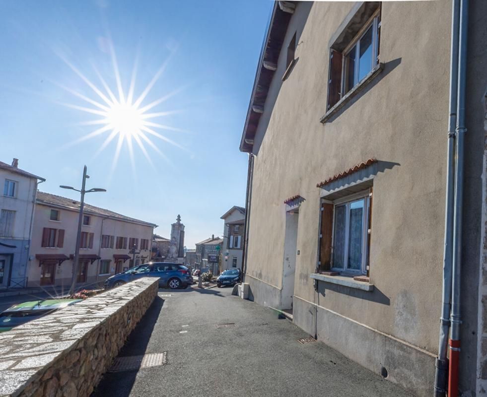 VIOLAY Maison de village offrant de très beaux volumes et un emplacement idéal 3