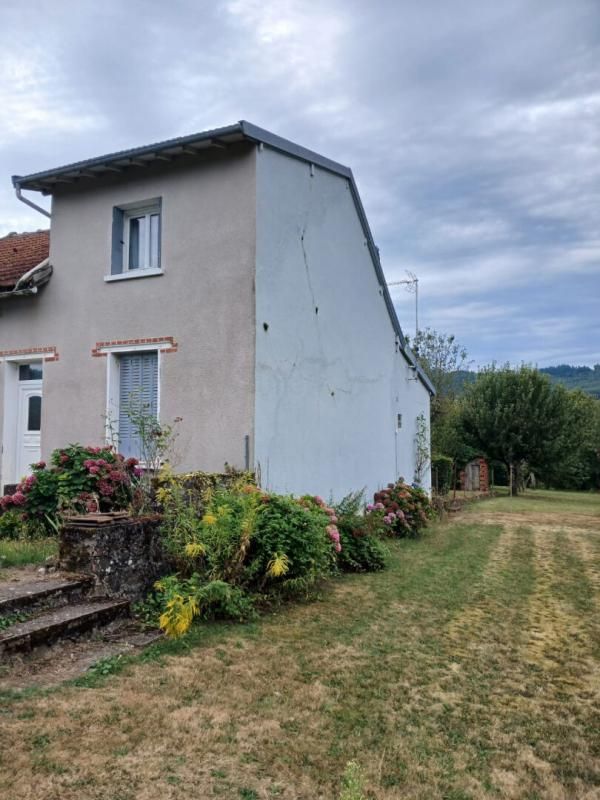 SAINT-SULPICE-LAURIERE Maison à la campagne 1