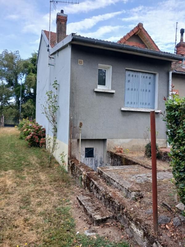 SAINT-SULPICE-LAURIERE Maison à la campagne 2