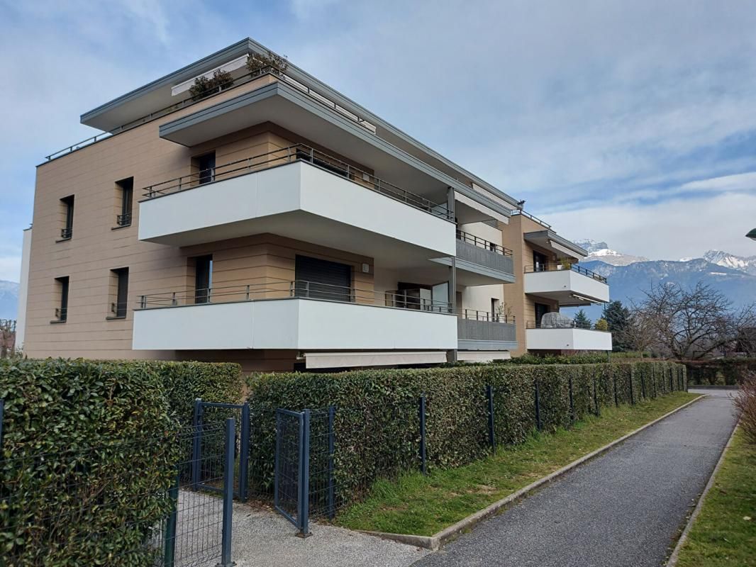 St Jorioz centre : Résidence L'Évidence, Appartement T3 de 68 m² avec terrasse, cave et garage