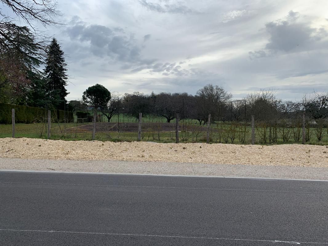 COULANGES-LES-NEVERS COULANGES-LES-NEVERS - TERRAIN CONSTRUCTIBLE 1242 M2 2