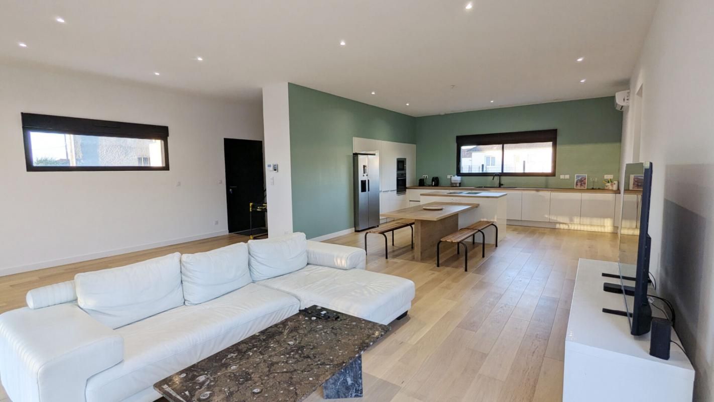 Maison neuve 146m² avec 4 chambres et piscine