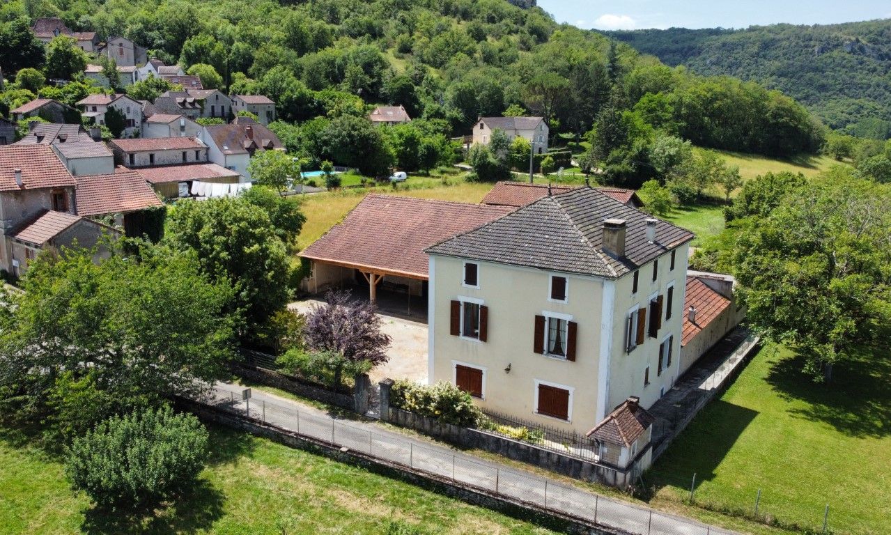 CAHORS Maison en pierre avec dépendances idéal gîte de St Jacques de Compostelle 3