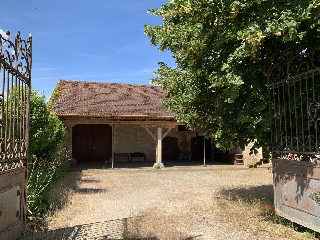 ARCAMBAL Maison en pierre avec dépendances idéal gîte de St Jacques de Compostelle 4