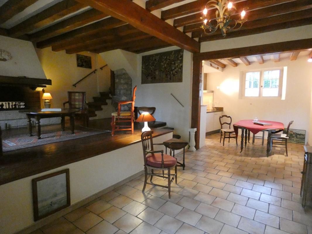 FONTENAY-MAUVOISIN Maison familiale 215 m² 4