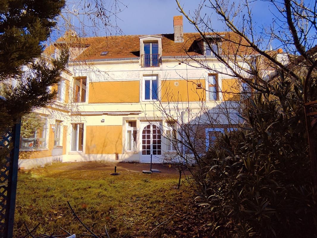 Maison de pays Yzeures Sur Creuse 10 pièce(s) 254 m2