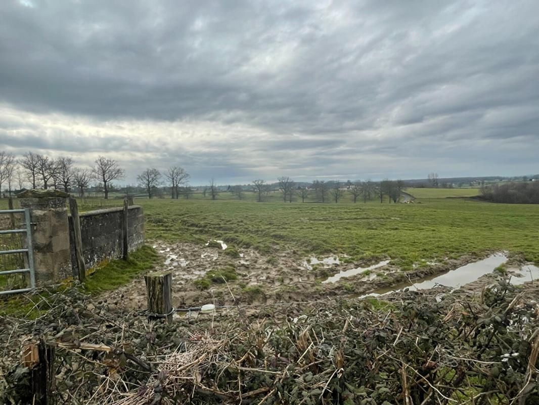 LE PIN Corps de ferme avec maison de 94 m² et 5.1 ha de pré 4