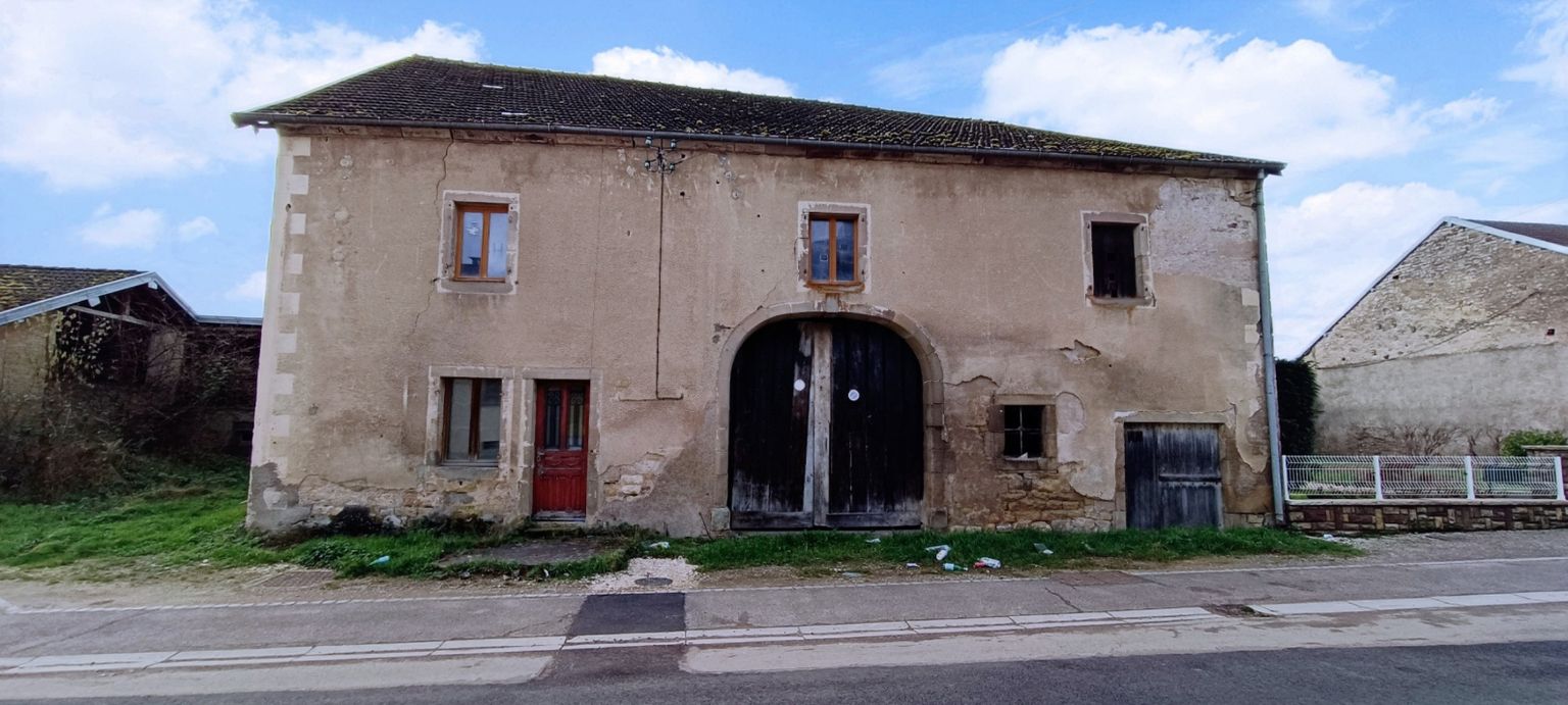 BAUDONCOURT Corps de ferme 200m2  4 pièces et annexe  70300 Baudoncourt 2