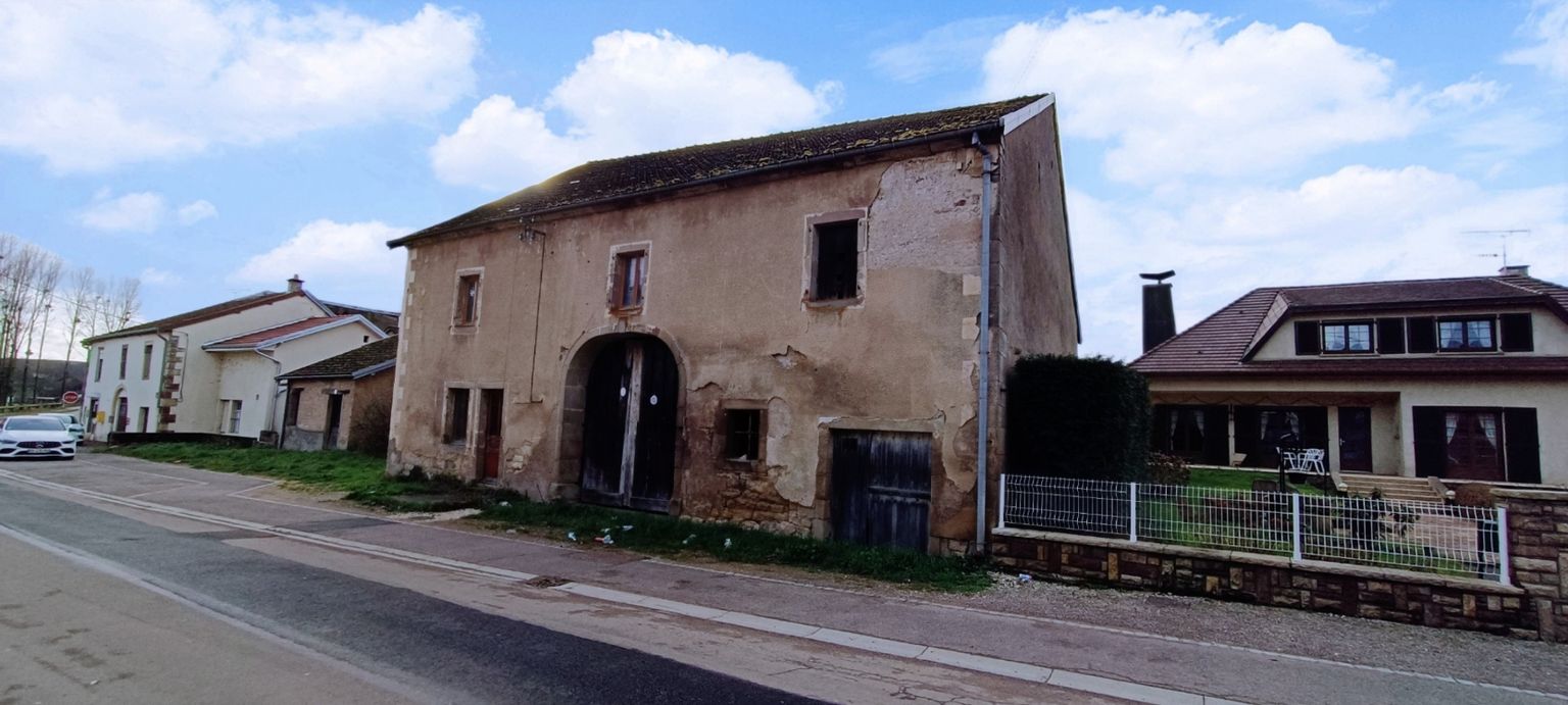 BAUDONCOURT Corps de ferme 200m2  4 pièces et annexe  70300 Baudoncourt 3