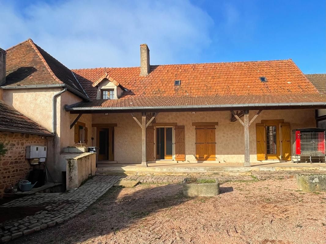 BEAUBERY Maison de 144 m² et sa grande dépendance en pierre 2