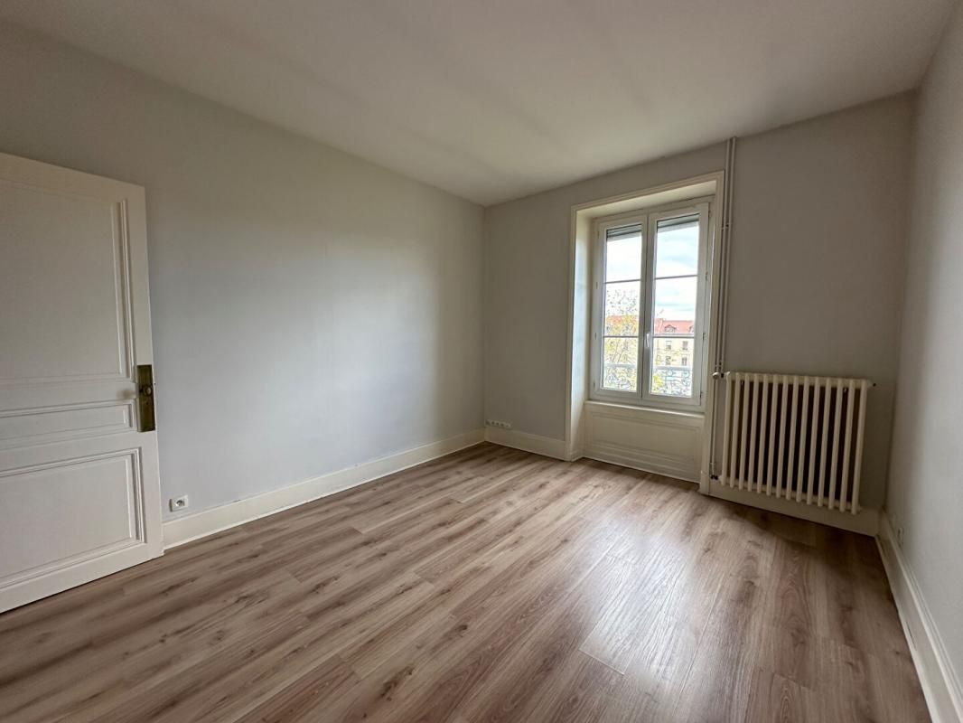 BOURGOIN-JALLIEU Appartement 3 pièces 80 m² 4