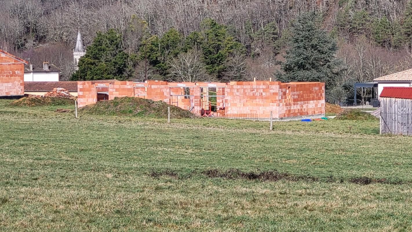 MUSSIDAN Proche Mussidan  maison récente 4 pièces  113 m2 sur parcelle 1464 m² 2