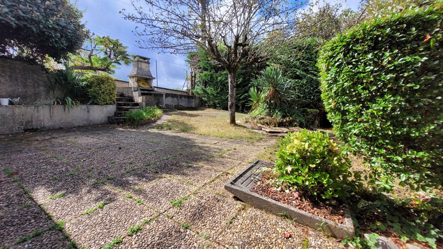 BRIVE-LA-GAILLARDE Brive Quartier HOPITAL - 239 900 euros - Maison 7 pièces - 158 m2 - Terrain de 600m² - Garage + studio indépendant 3