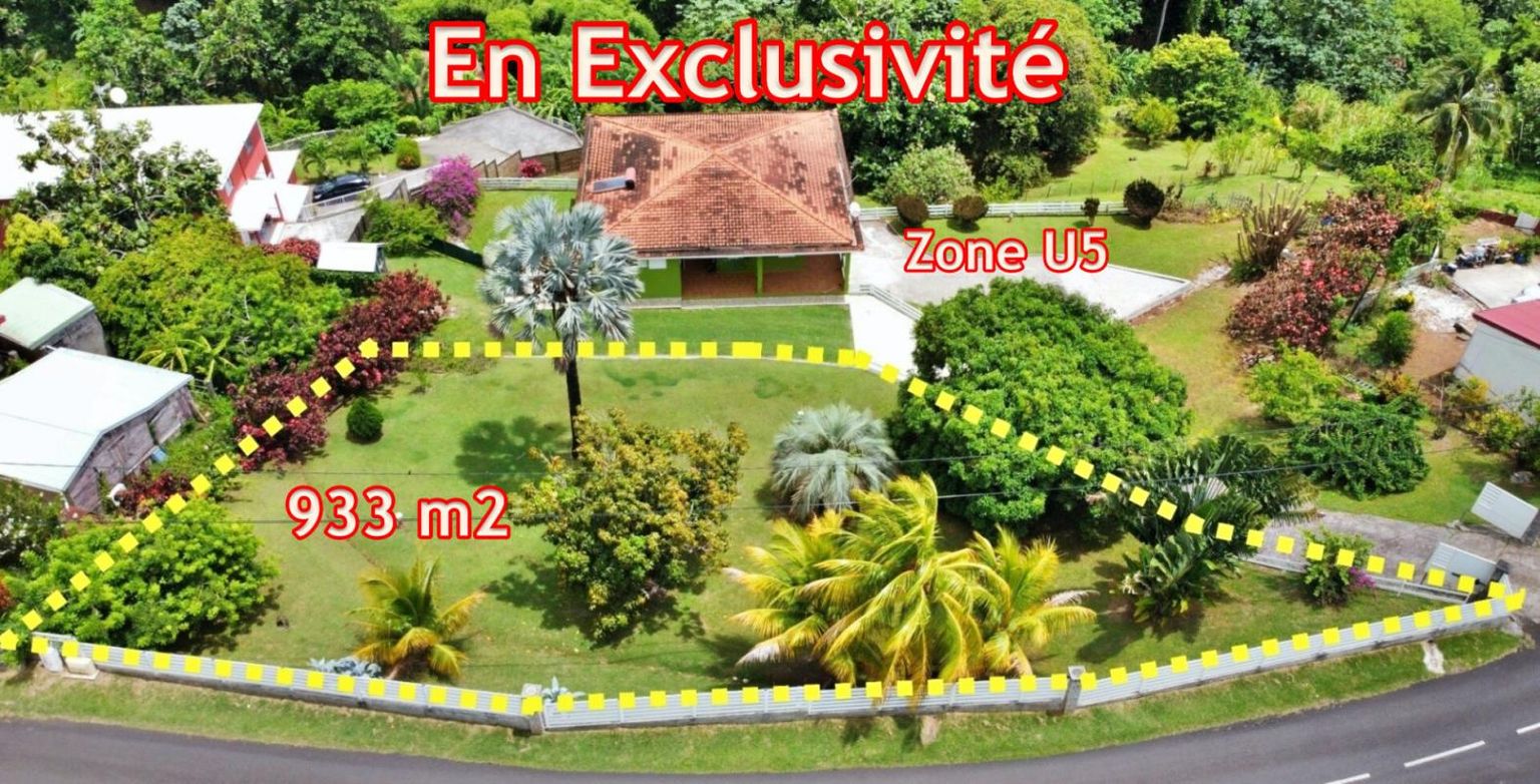 Terrain  constructible de 933 m2  zone U5 au Francois